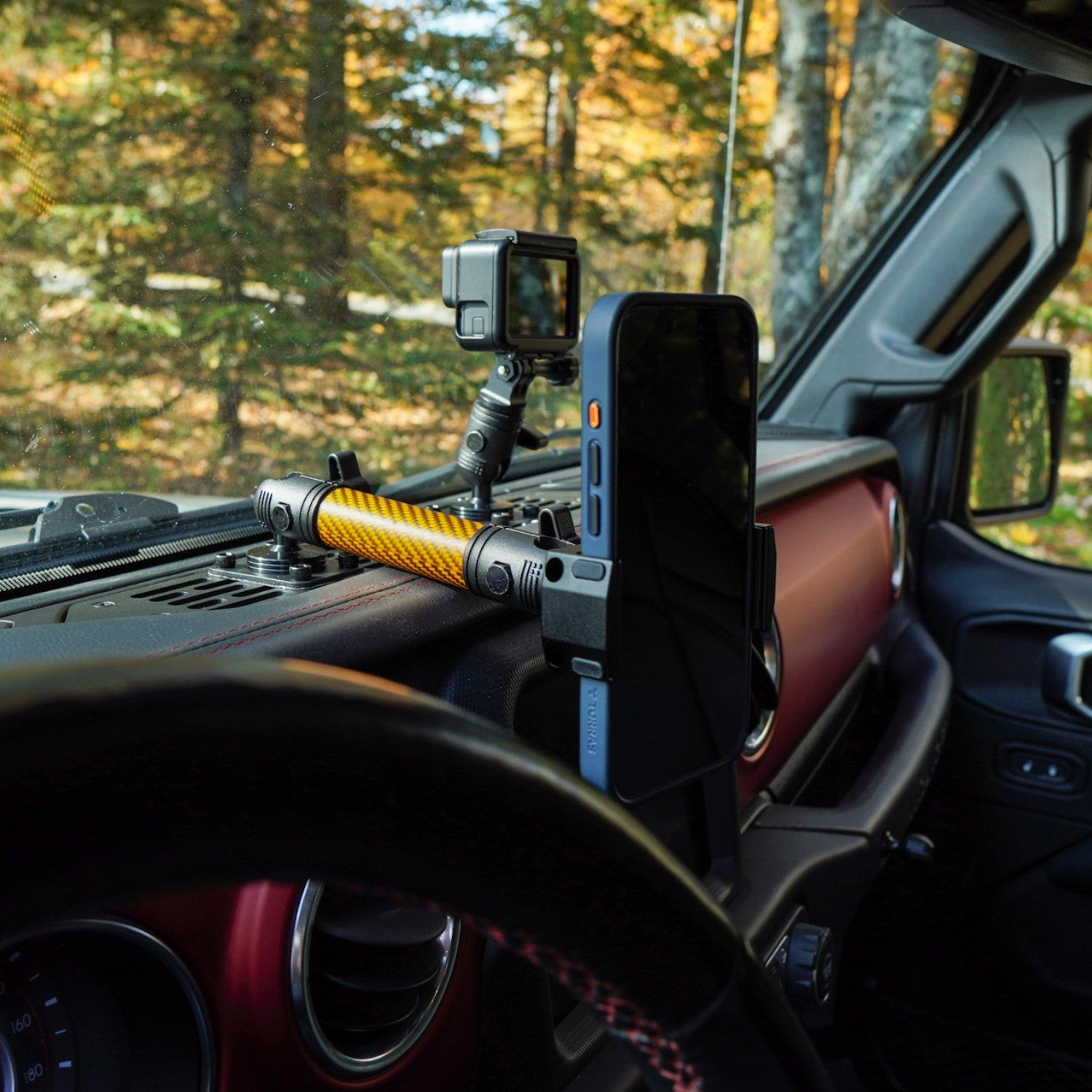 RubiGrid® 2018-2023 Jeep Wrangler JL & 2020-2023 Jeep Gladiator Multi-Device Platform Dash Mount with Orange Arms