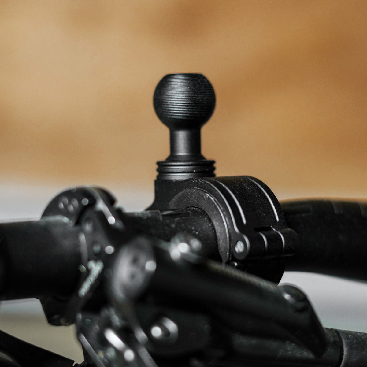 Aluminum Bike Clamp Mount with 20mm Ball – Fits Various Bar Sizes with included Bushings